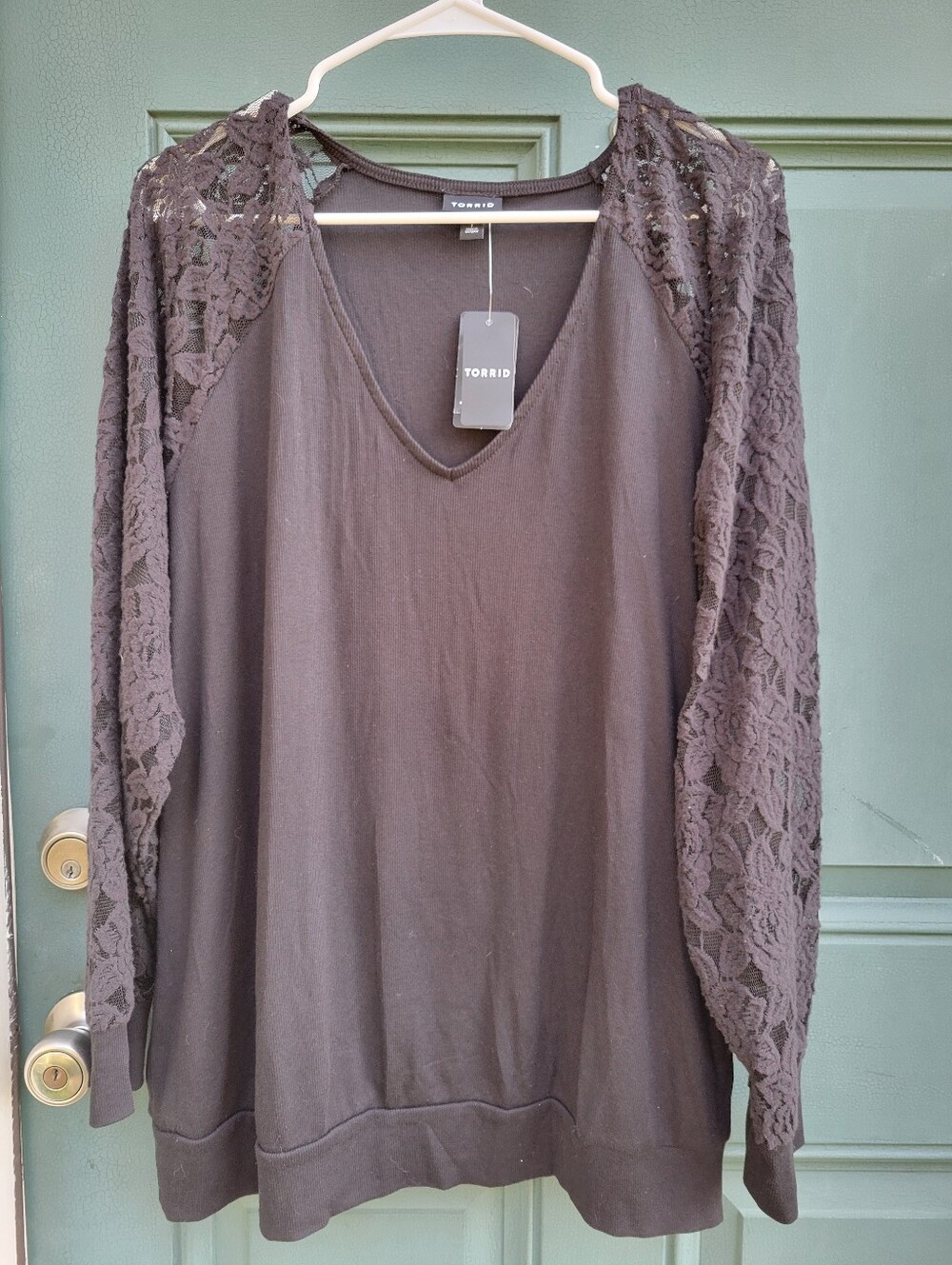 Torrid 1x14-16 Black Lace Long Sleeve V-Neck Rib Top NWT Plus Size